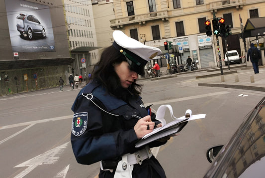Guida Completa per Evitare Multe in Bicicletta Elettrica - PicarlyRide